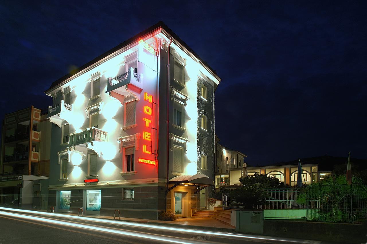 Hotel Riviera 3 Stelle Con Piscina Estiva Gratuita E Garage A Pagamento Spotorno Exteriör bild
